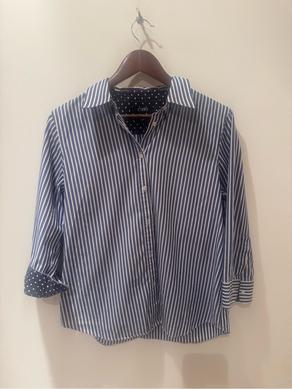 Chaps Navy & White Stripe women’s buttons n-down Shirt. 100% cotton. 
Size L.